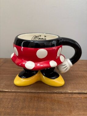 Disney Minnie Mouse Polka Dot Ceramic 3D Sculpted Mug